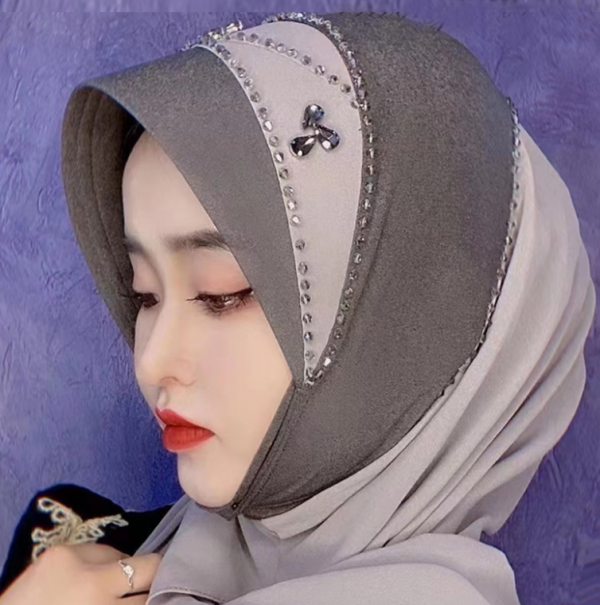 Hijab dengan kerudung kasa